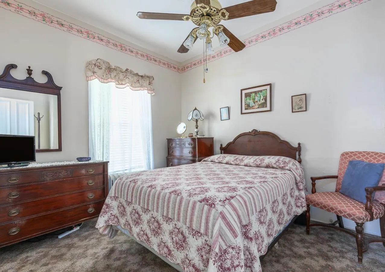 Guest house Antoinette's &