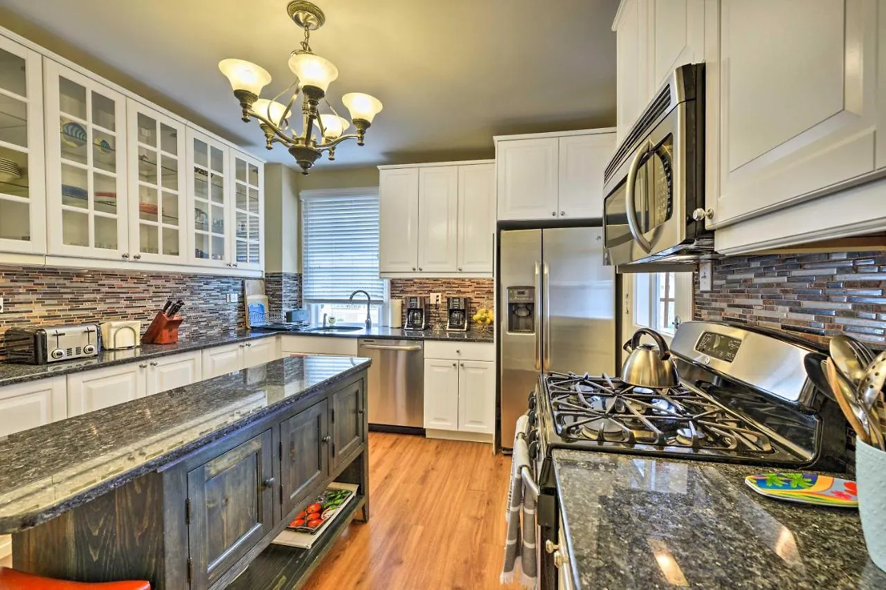 Striking Cape Getaway, Steps From The Beach! *