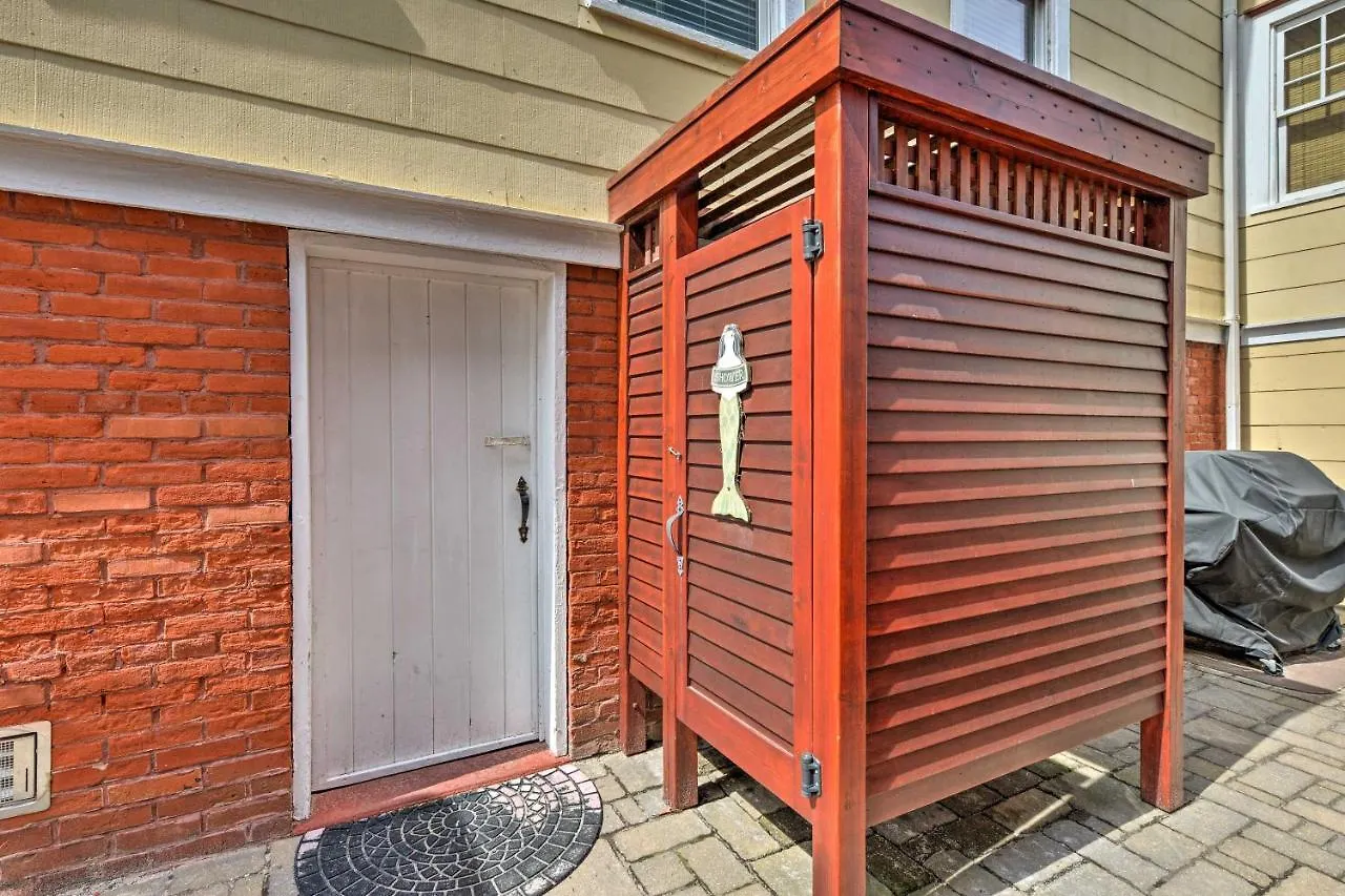 Striking Cape Getaway, Steps From The Beach! *