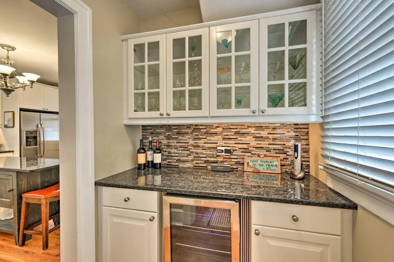 Striking Cape Getaway, Steps From The Beach! Cape May