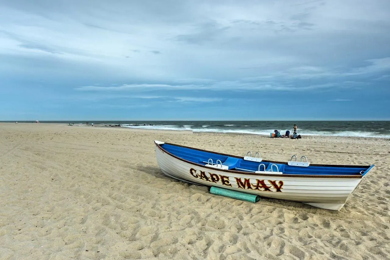 Holiday home Striking Cape Getaway, Steps From The Beach! *