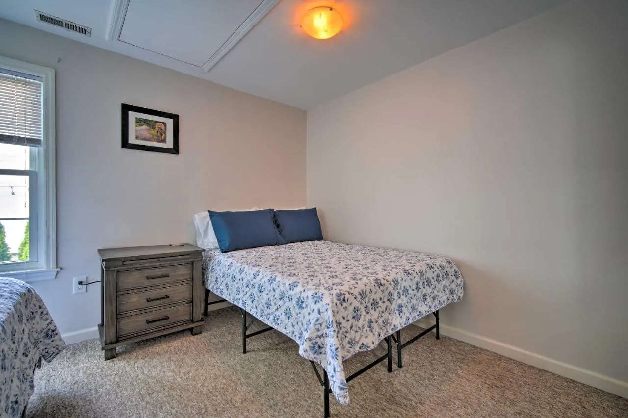 Cape Quad With Grill - 7 Blocks To Beach! *