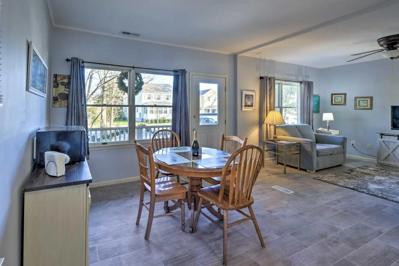 Apartment Serene West Cape Getaway Walk To Beach!