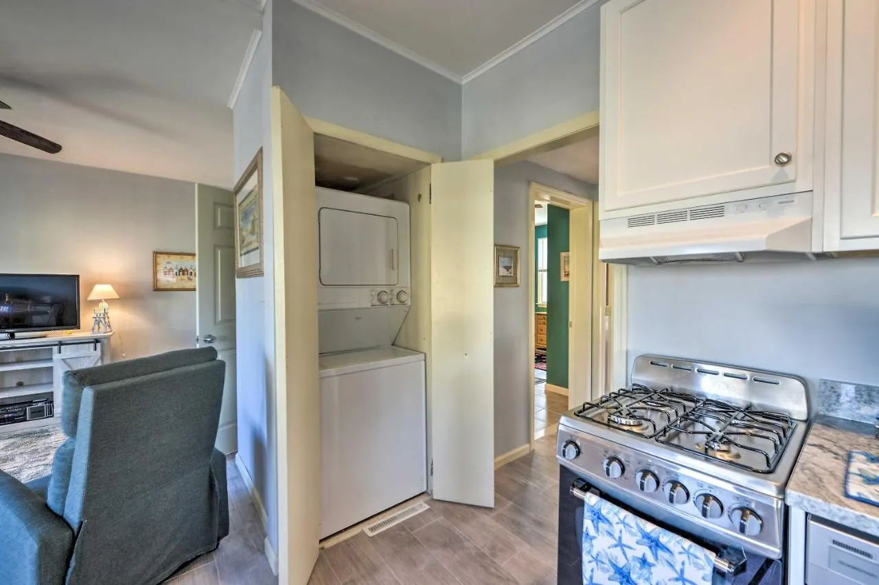 Apartment Serene West Cape Getaway Walk To Beach!