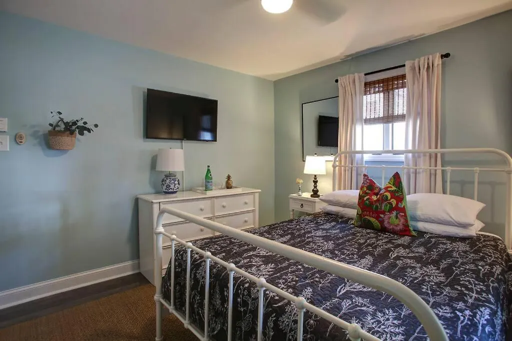 Cape Classic Design That Is Cozy, Elegant, And Inviting Holiday home *