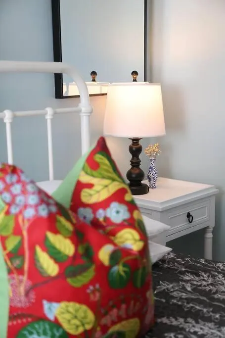 Cape Classic Design That Is Cozy, Elegant, And Inviting Holiday home