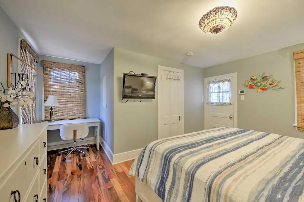 Striking Cape Getaway, Steps From The Beach! Holiday home Cape May