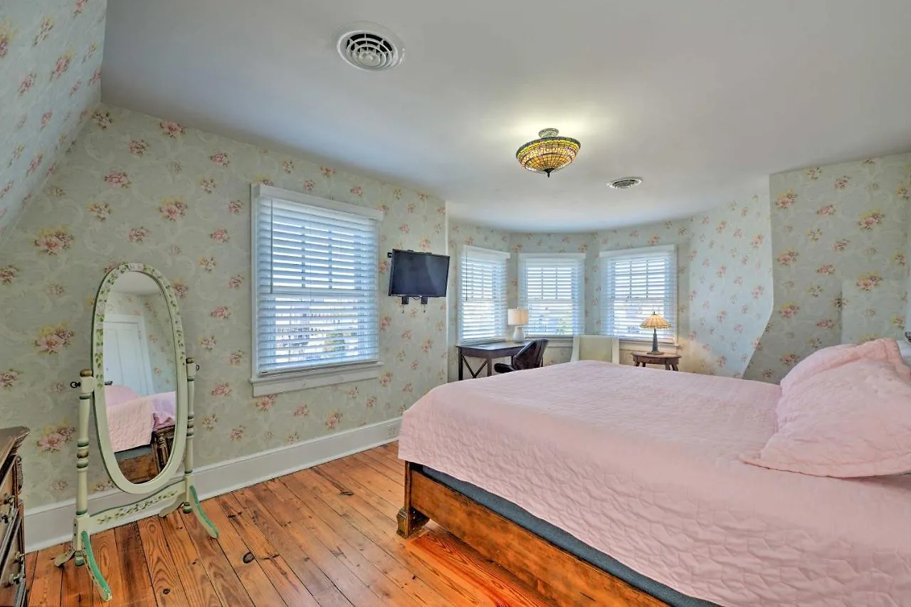 Striking Cape Getaway, Steps From The Beach! * Cape May