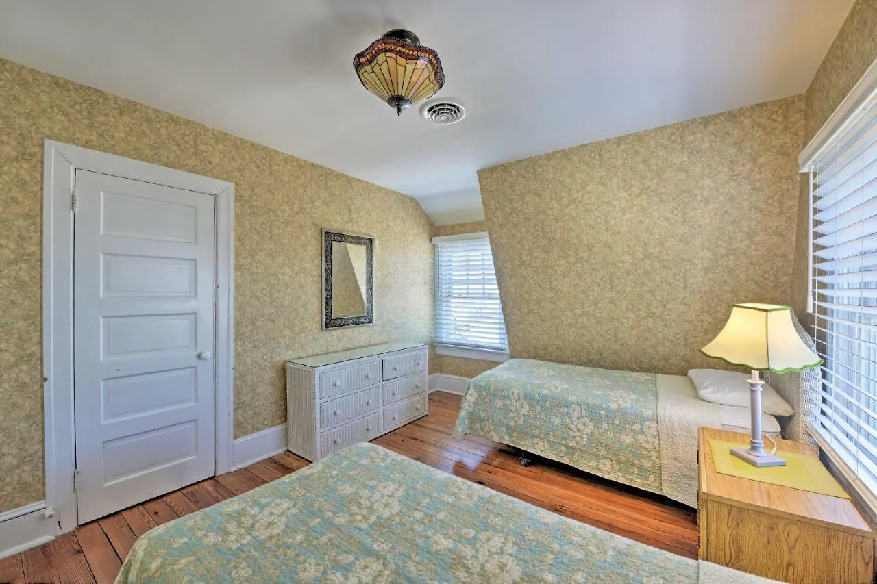 Striking Cape Getaway, Steps From The Beach! Holiday home Cape May