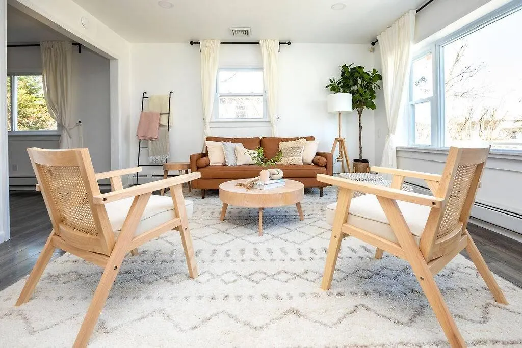 Cozy Getaway - 5 Min Drive To Holiday home