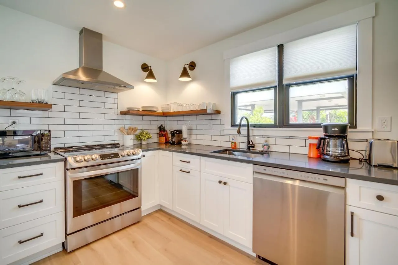 Beautiful Cape Walk To And Mall! Holiday home Cape May