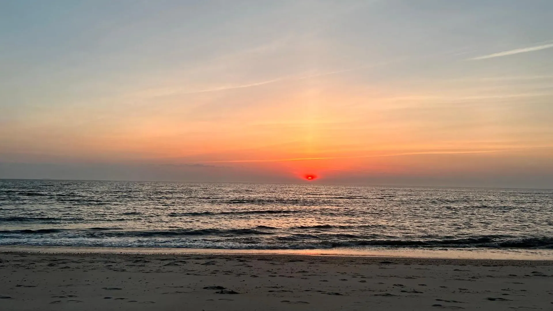 House Cape Just 1 Block From The Bay & A Short 5 Minutes Walk, Sleeps 19 Cape May