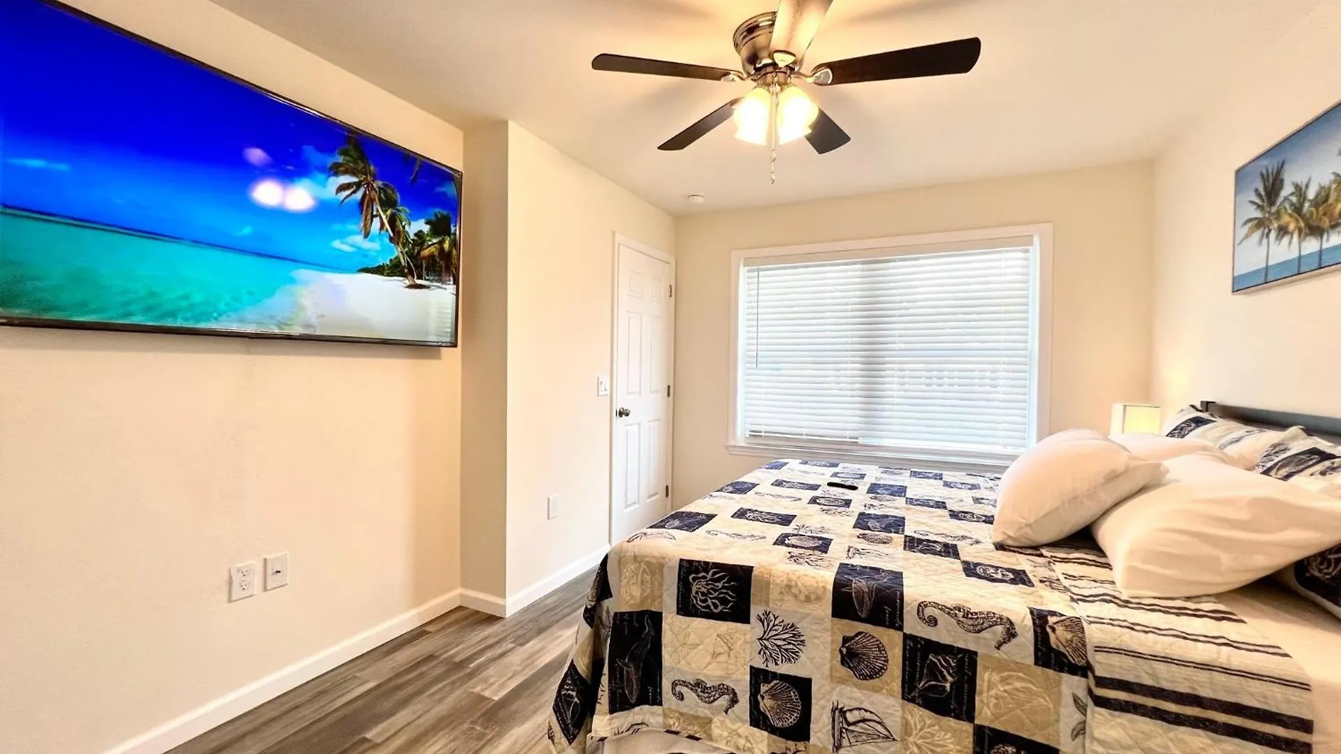 Holiday home House Cape Just 1 Block From The Bay & A Short 5 Minutes Walk, Sleeps 19 Cape May