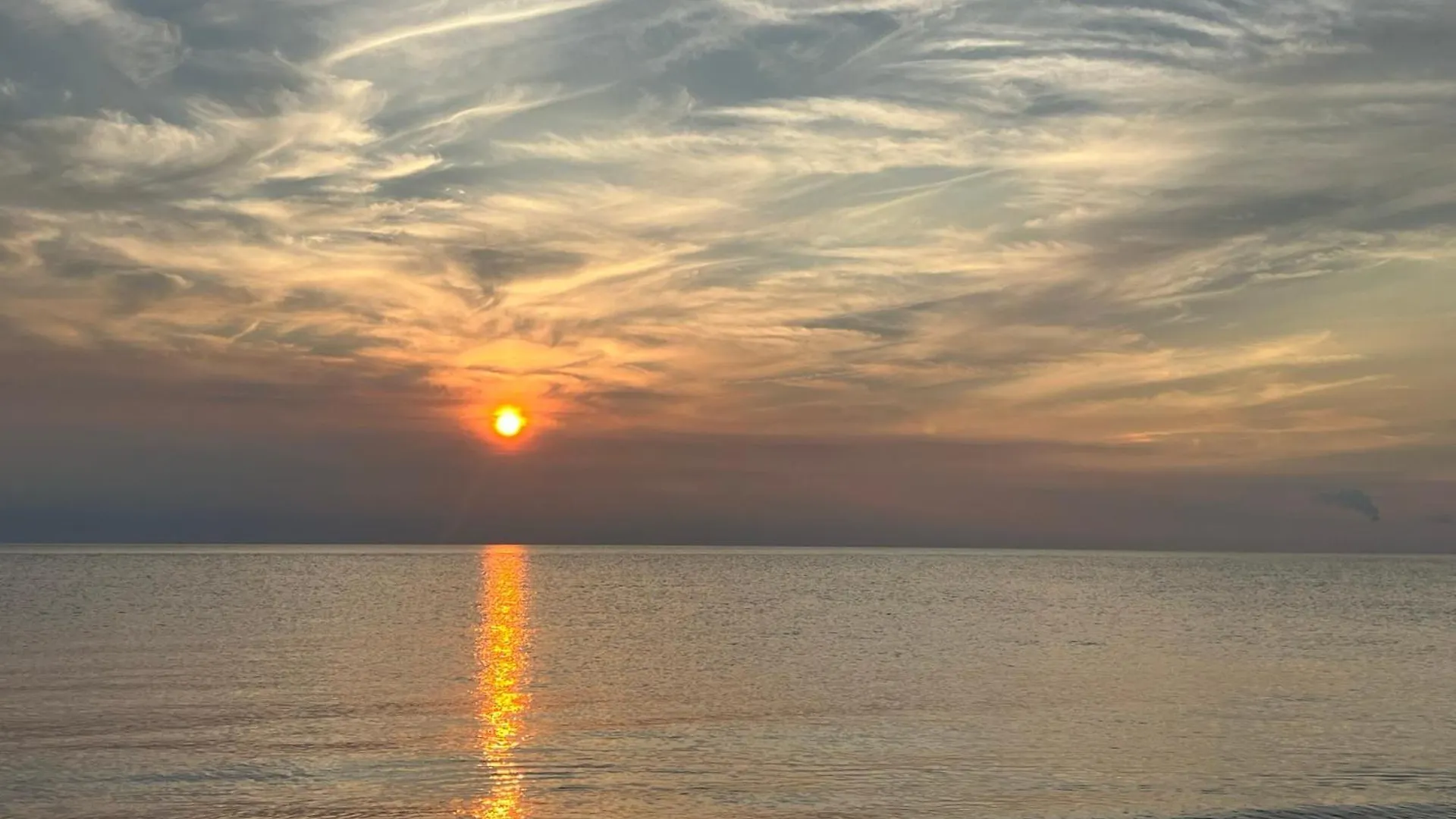 House Cape Just 1 Block From The Bay & A Short 5 Minutes Walk, Sleeps 19 Holiday home Cape May