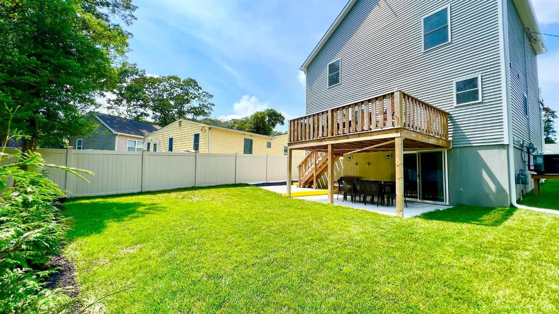Holiday home House Cape Just 1 Block From The Bay & A Short 5 Minutes Walk, Sleeps 19 *