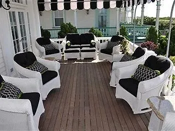 Peter Shields & Restaurant Hotel