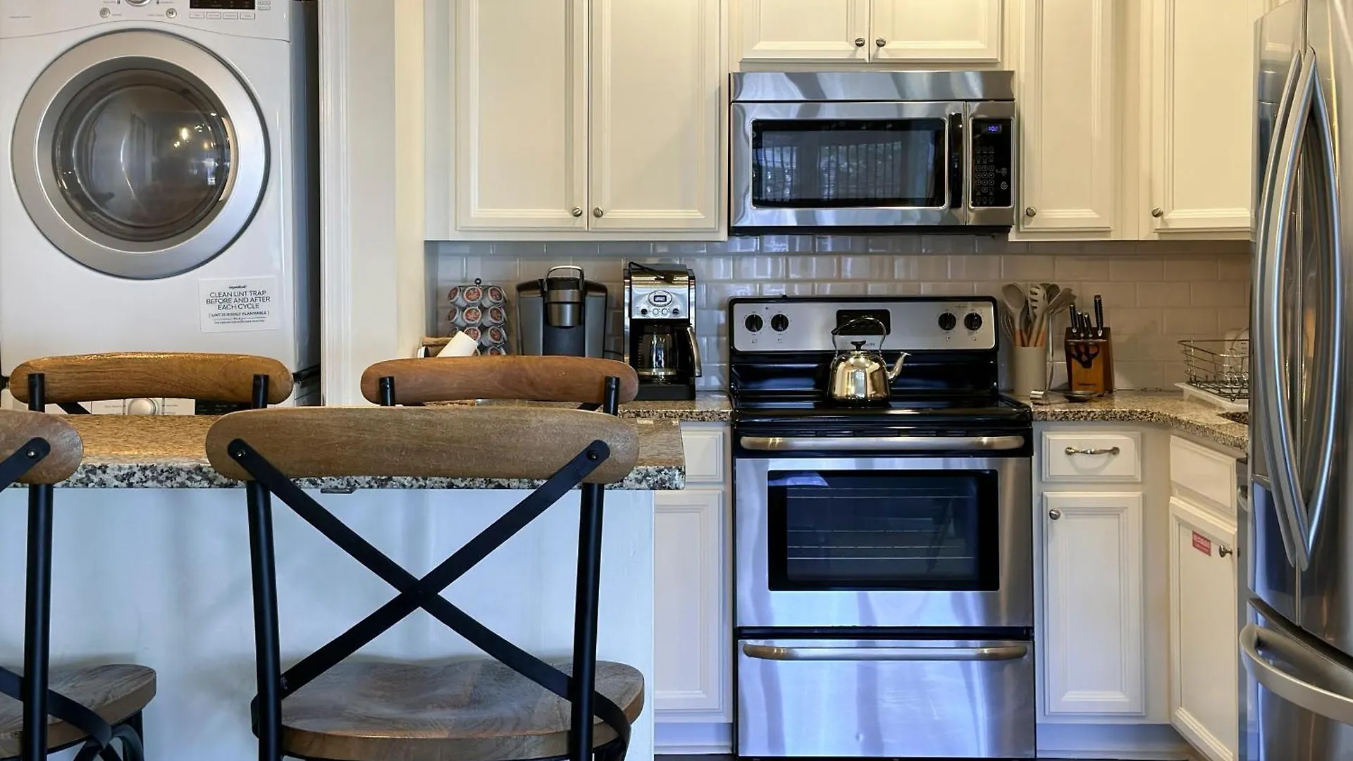 Cape Classic Design That Is Cozy, Elegant, And Inviting Holiday home