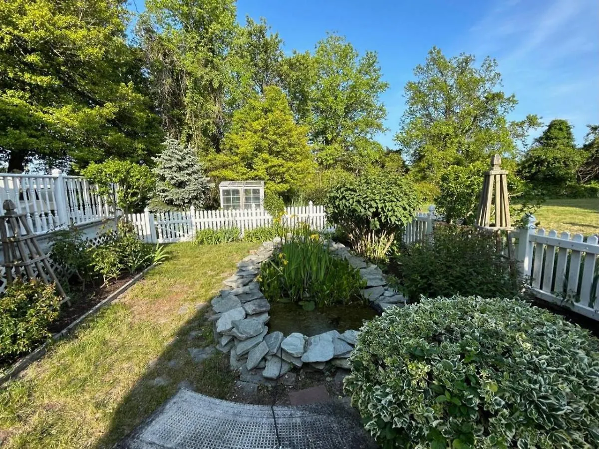 Tranquil Gardens Cape Private Steps Away Holiday home