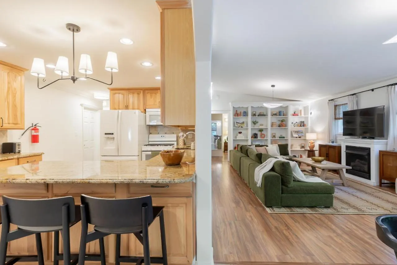 Elegant Pool House In Cape May- 12 People Holiday home *