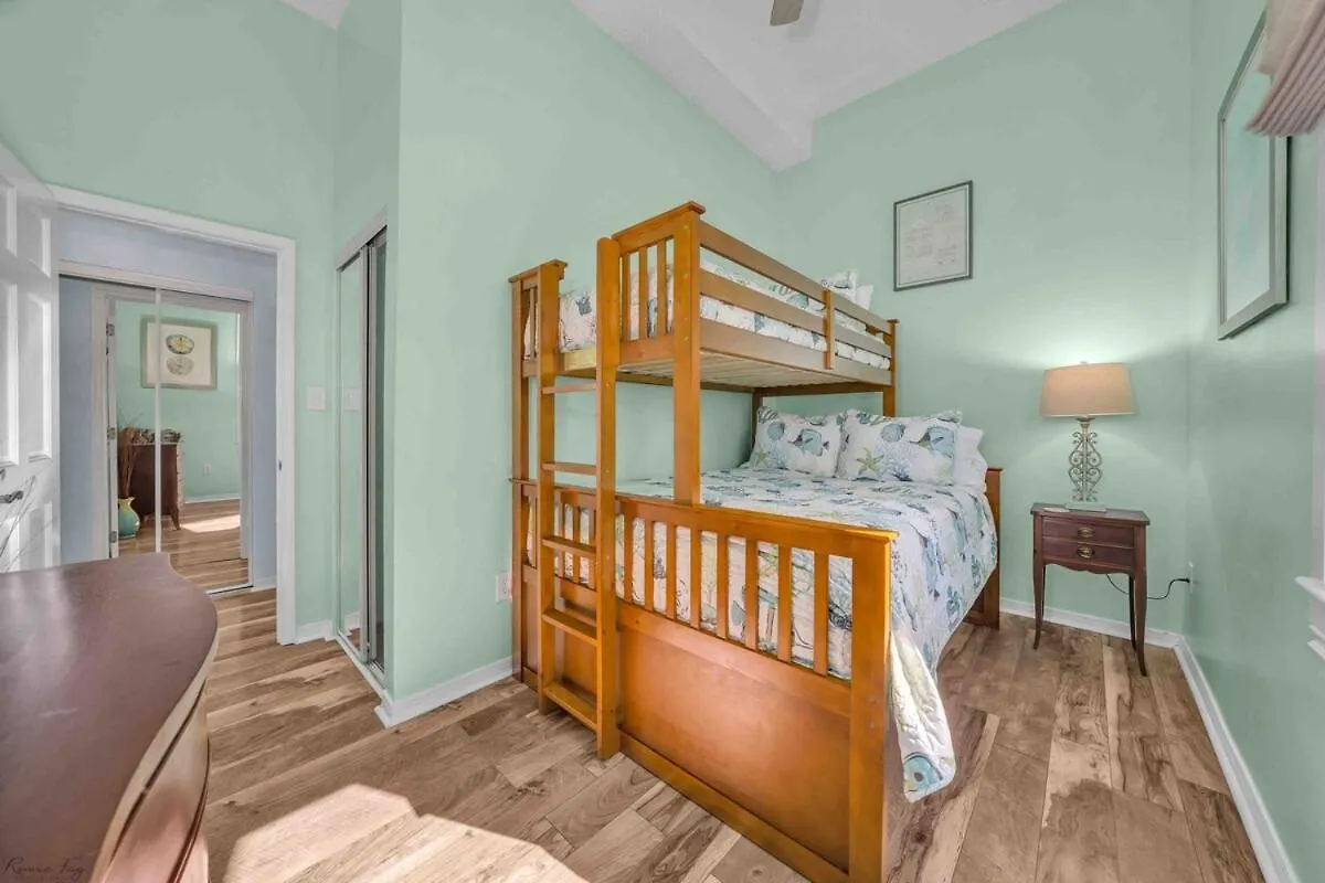 Northern Star Beachfront Apartment