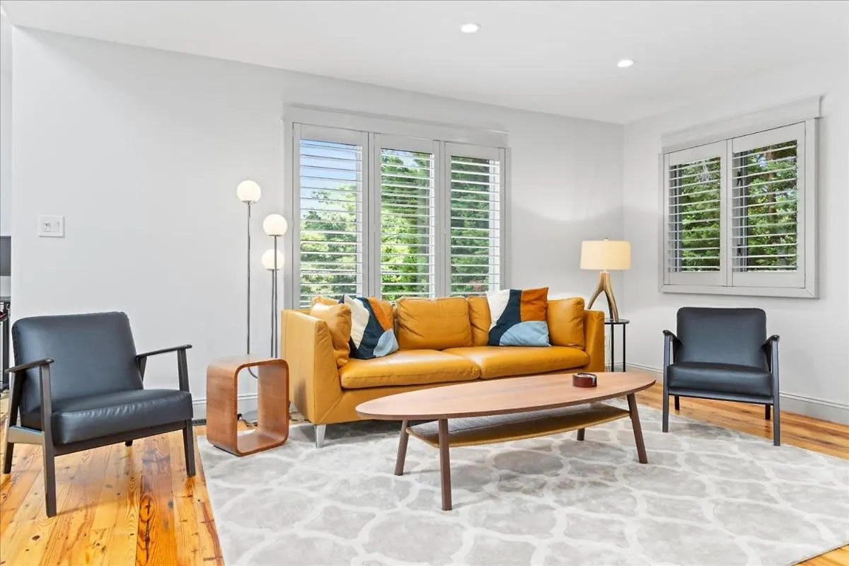 Luxurious 3br Retreat In Serene Cape Point *