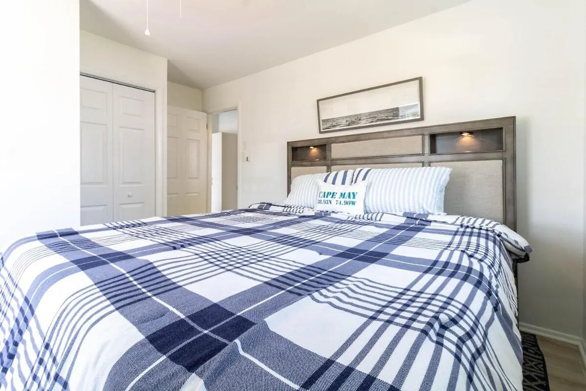 Coastal Cottage! Brand New Listing! *