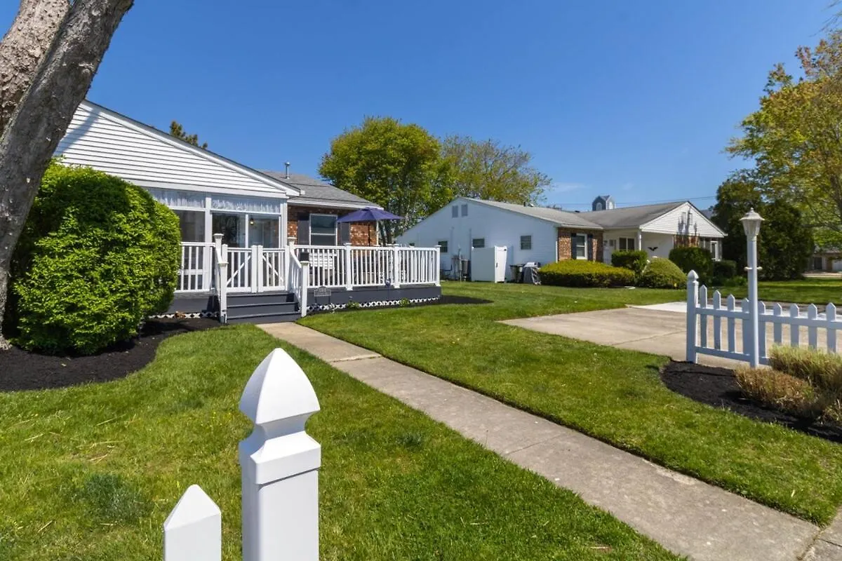 Holiday home Coastal Cottage! Brand New Listing! *