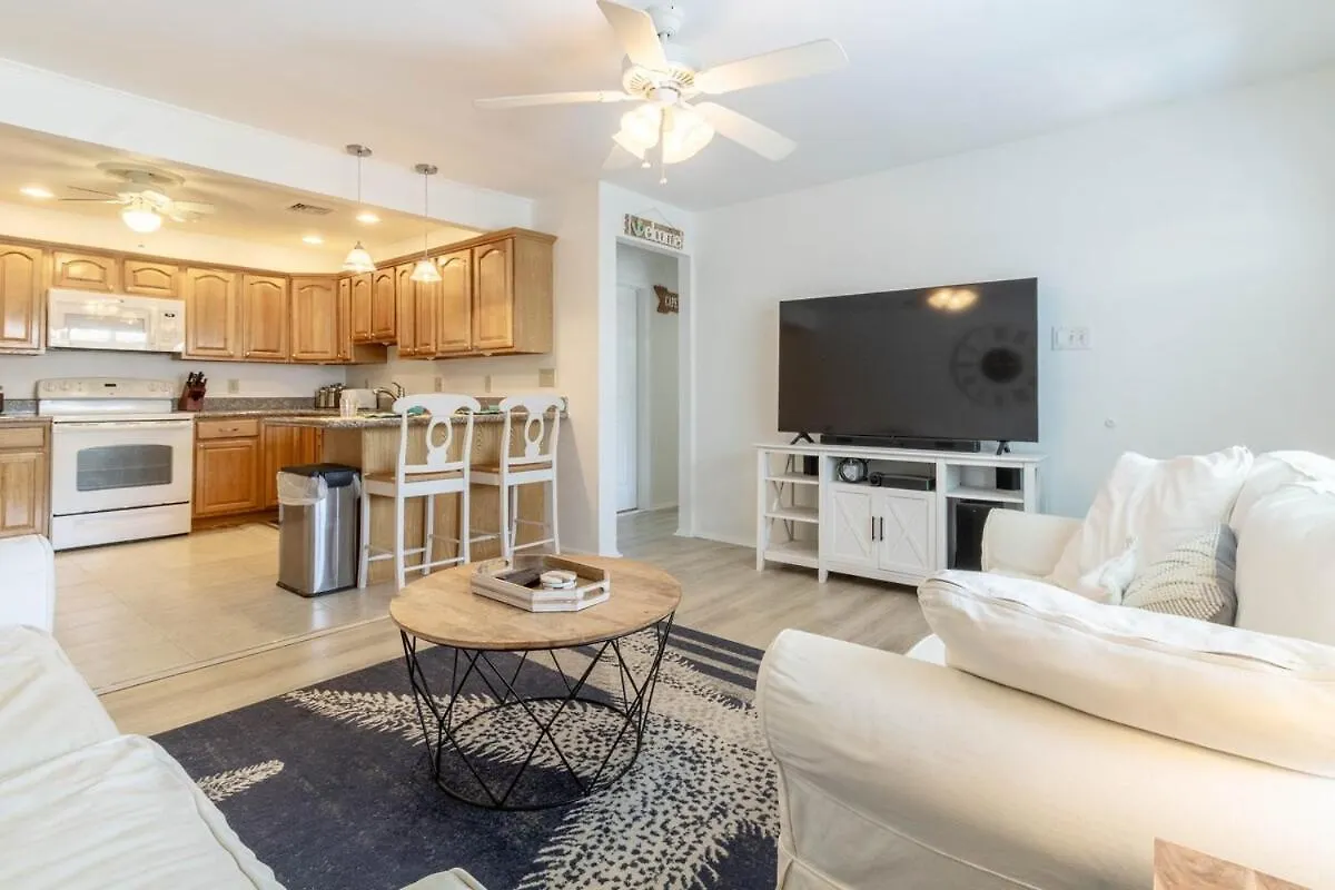 Coastal Cottage! Brand New Listing! Holiday home *