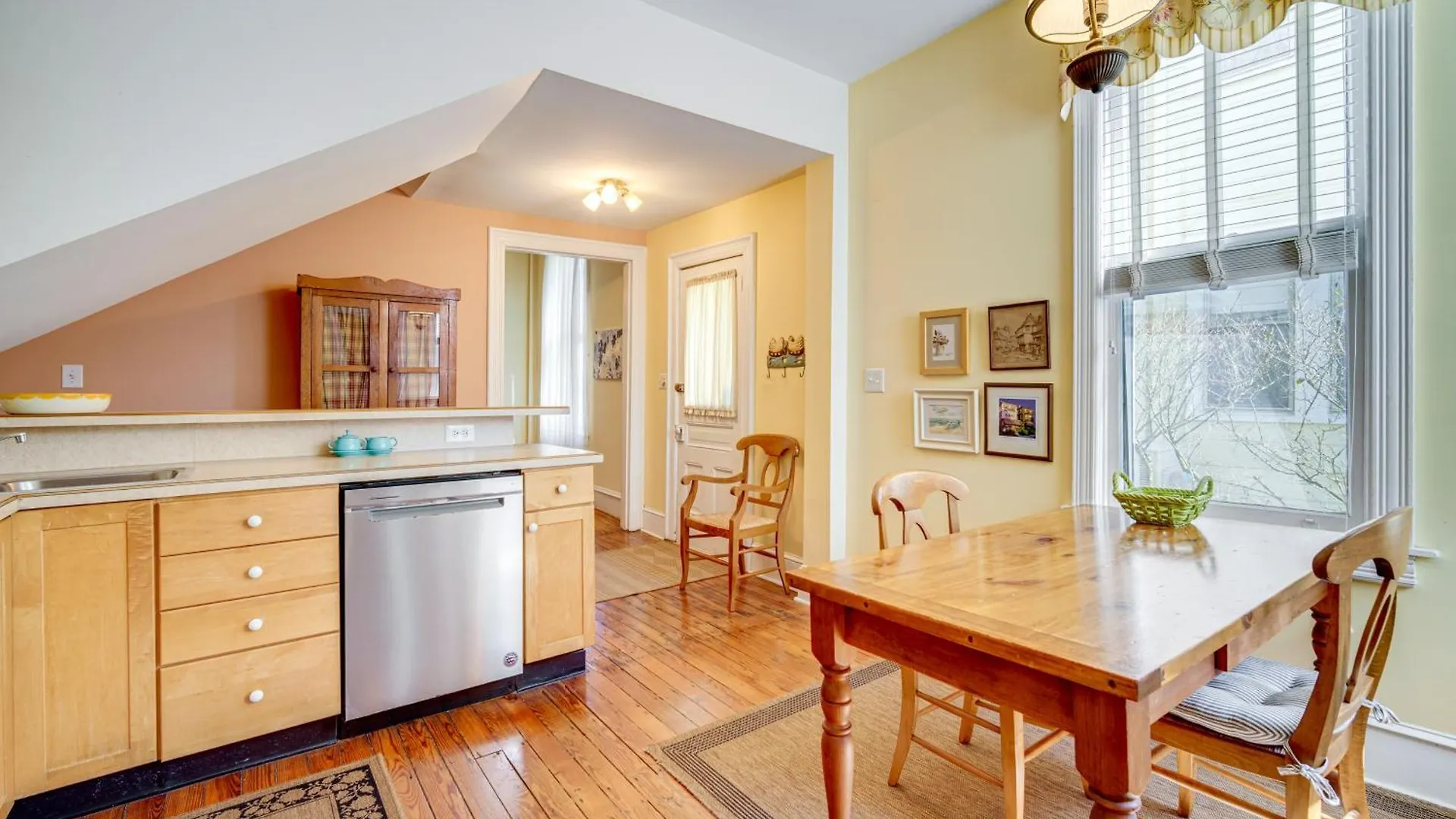 Holiday home Walk To Cape With Screened Patio! *