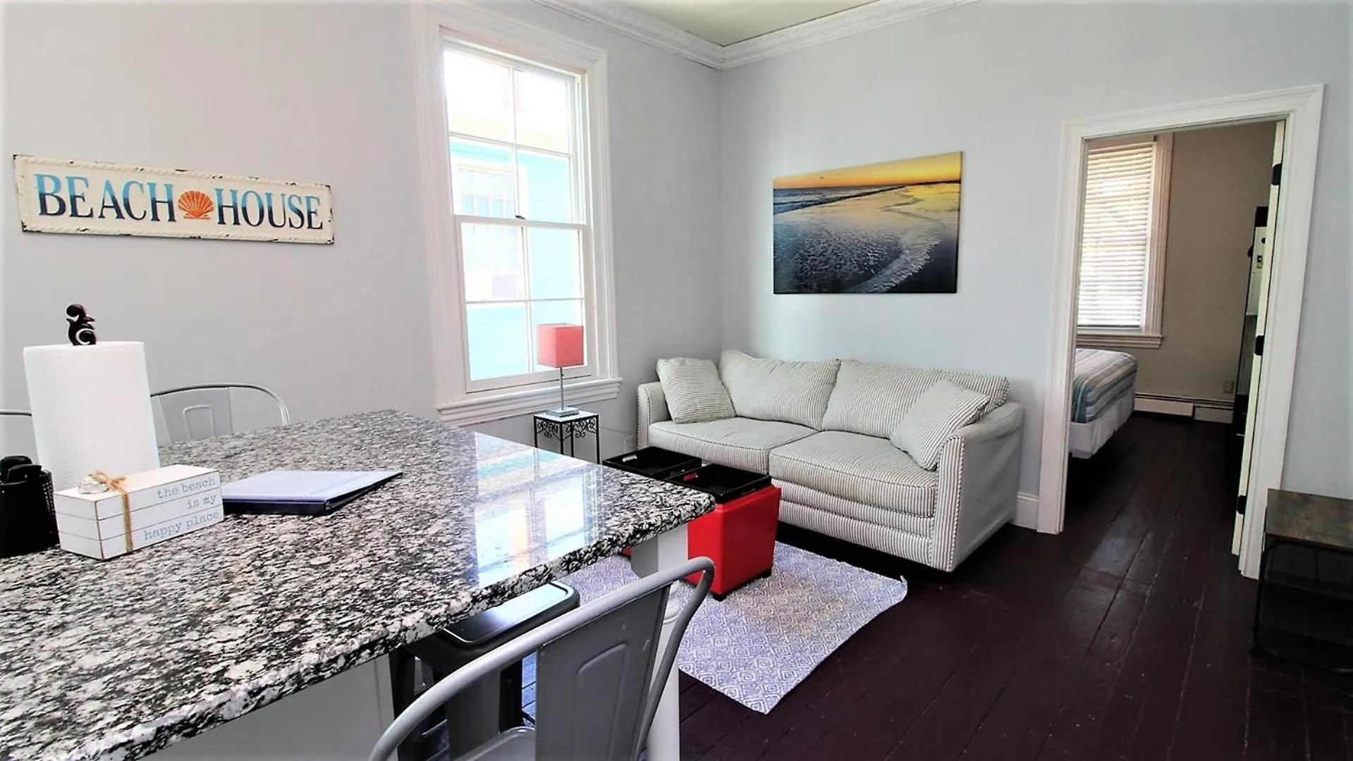 Apartment 817 Stockton Avenue, 2
