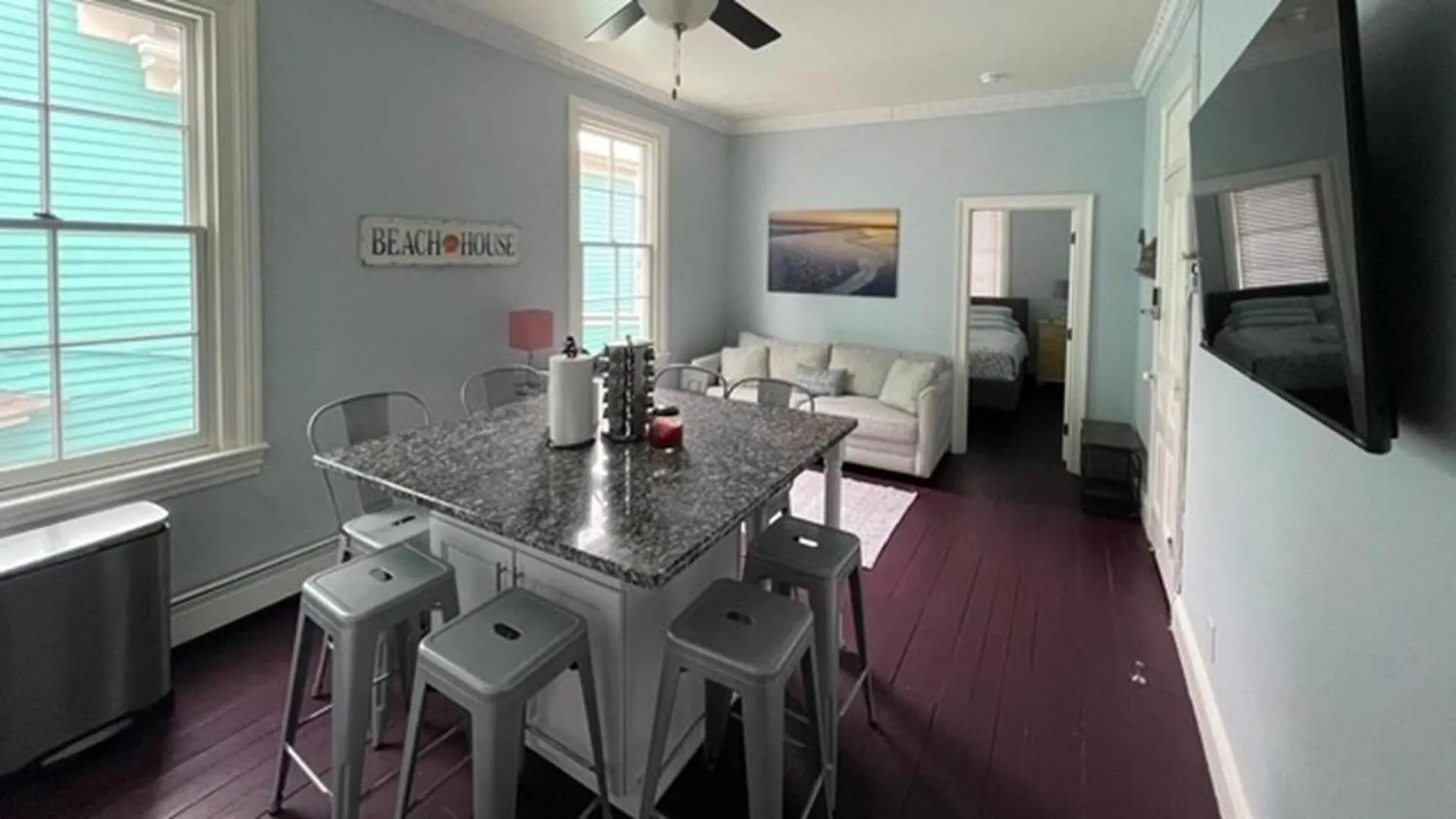 Apartment 817 Stockton Avenue, 2