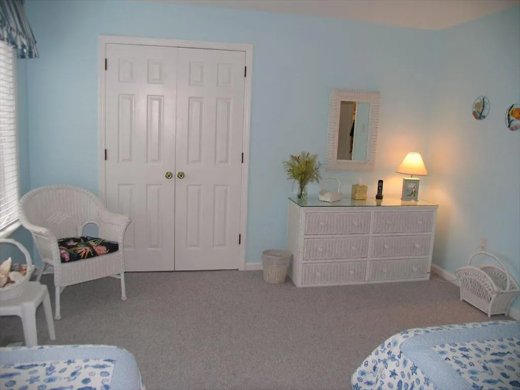 Apartment 1107 Avenue, Unit C2