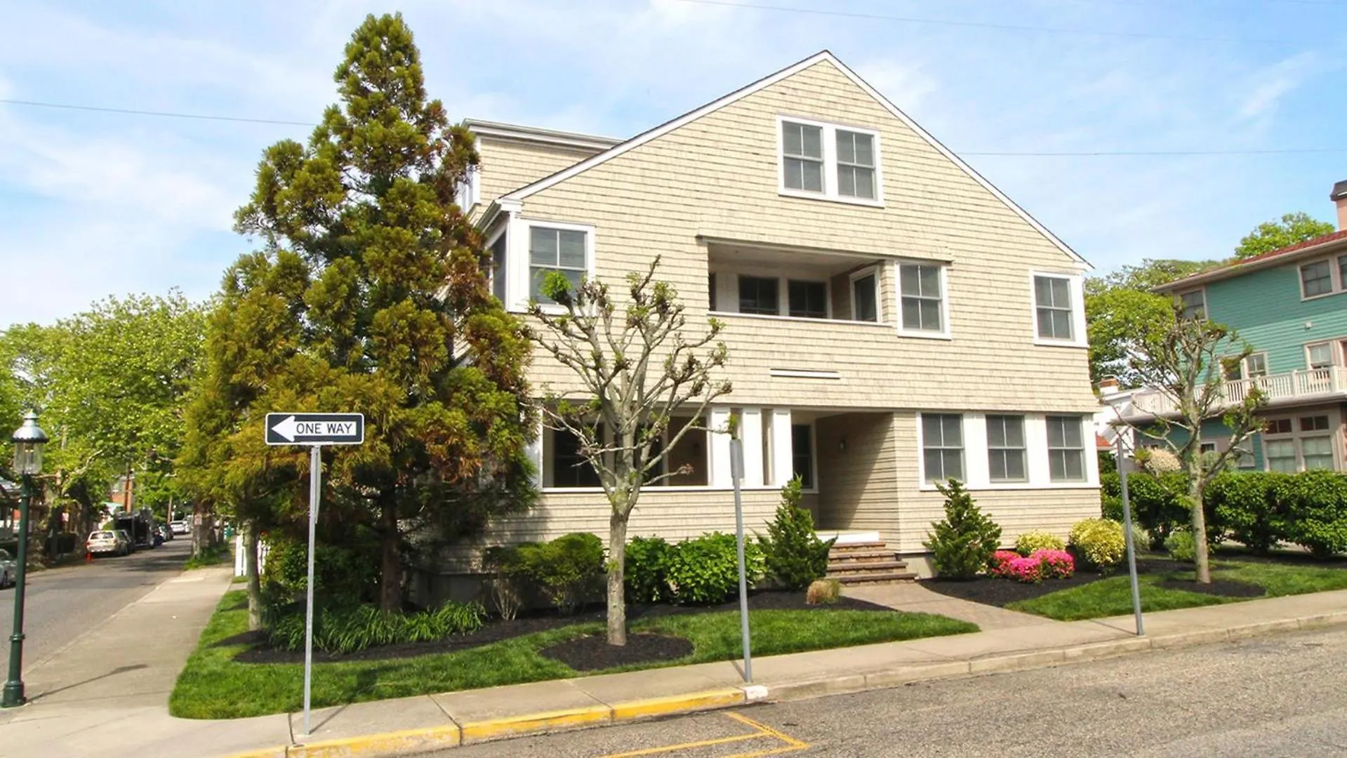 209 Congress Street *