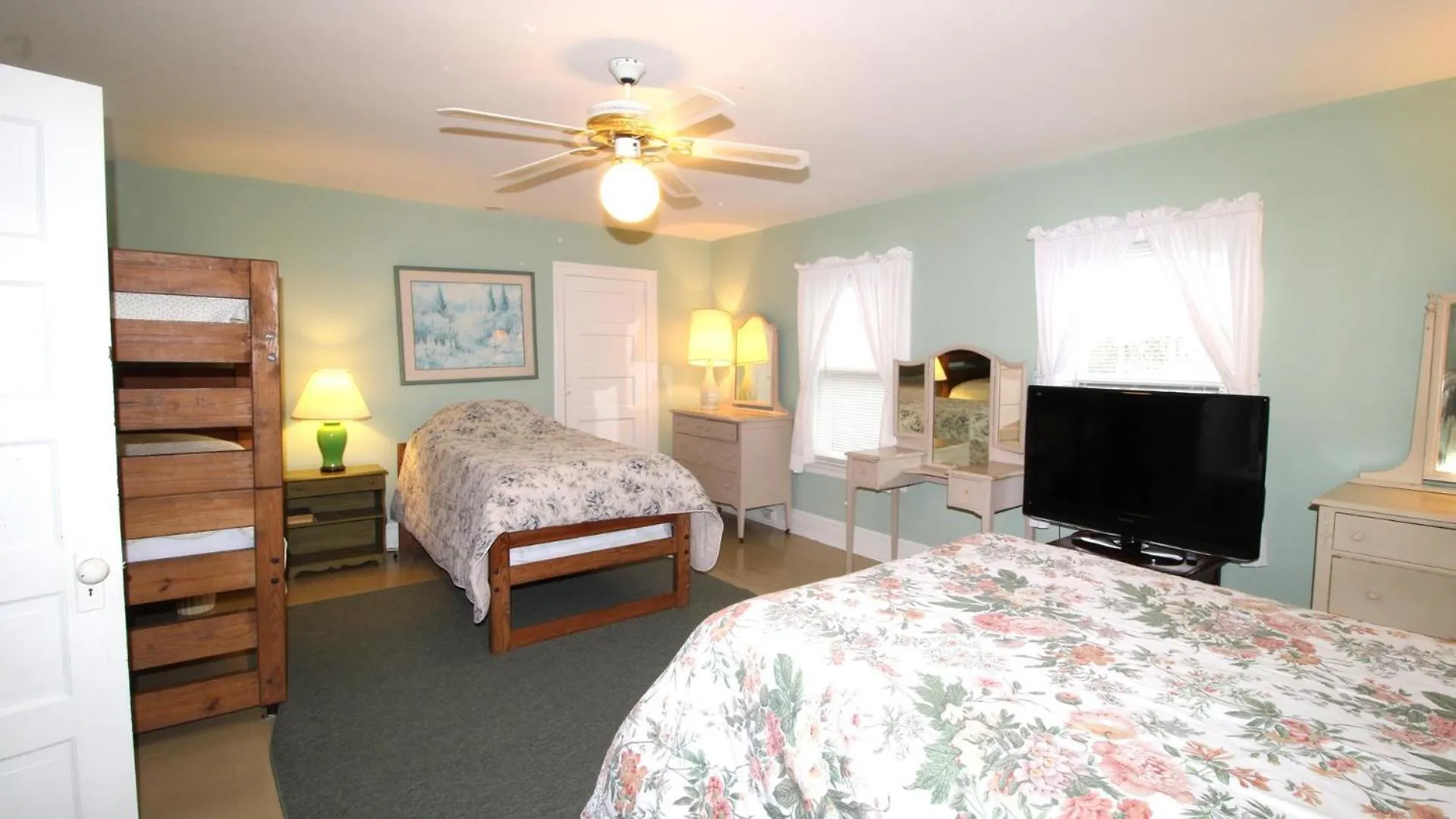 1029 New Jersey Avenue -azure Estate Holiday home *