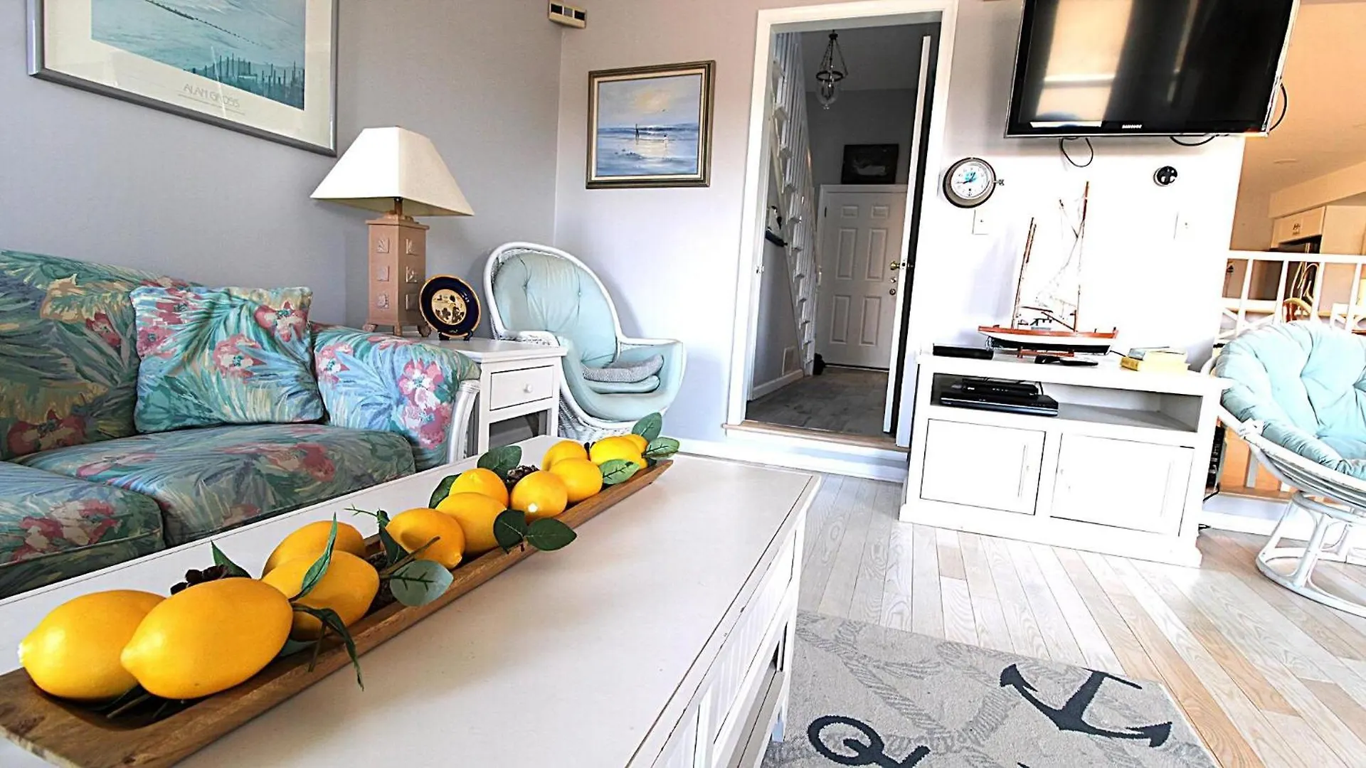 Apartment 402 St, Place *
