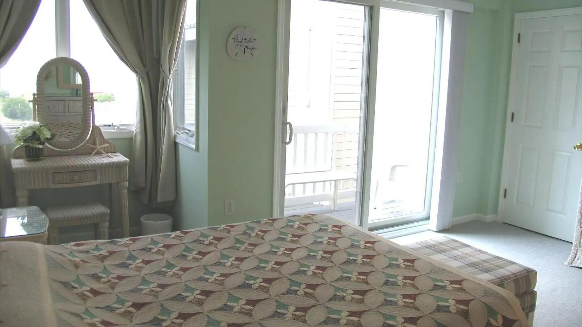 Apartment 1107 Avenue, Unit C2