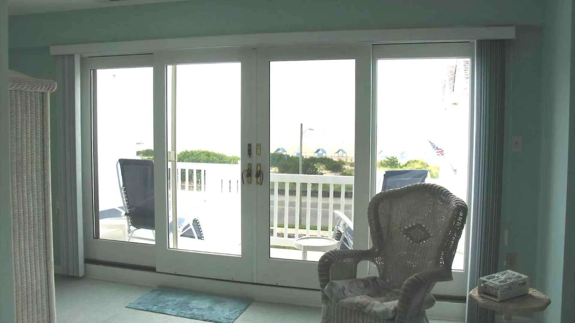 1107 Avenue, Unit C2 Apartment *