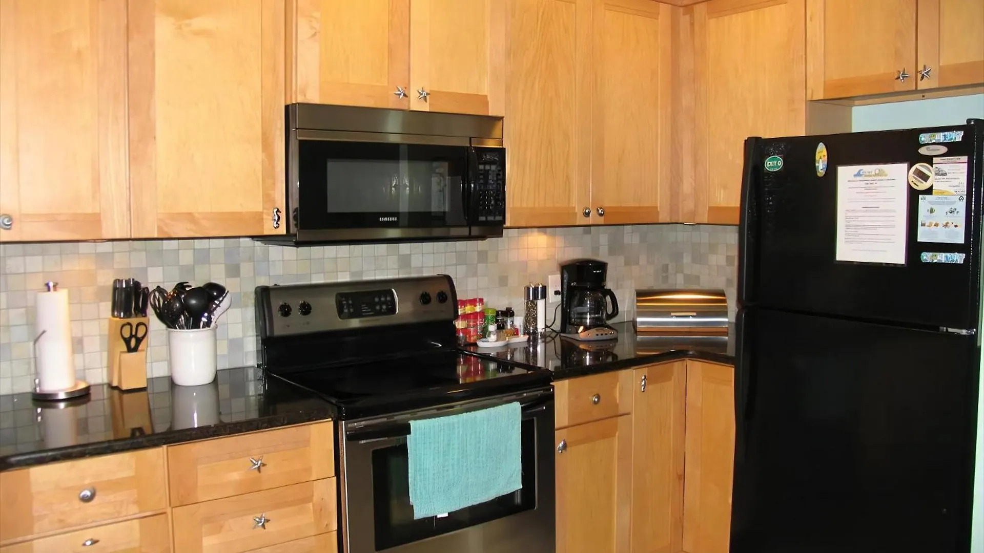 1107 Avenue, Unit C2 Apartment *
