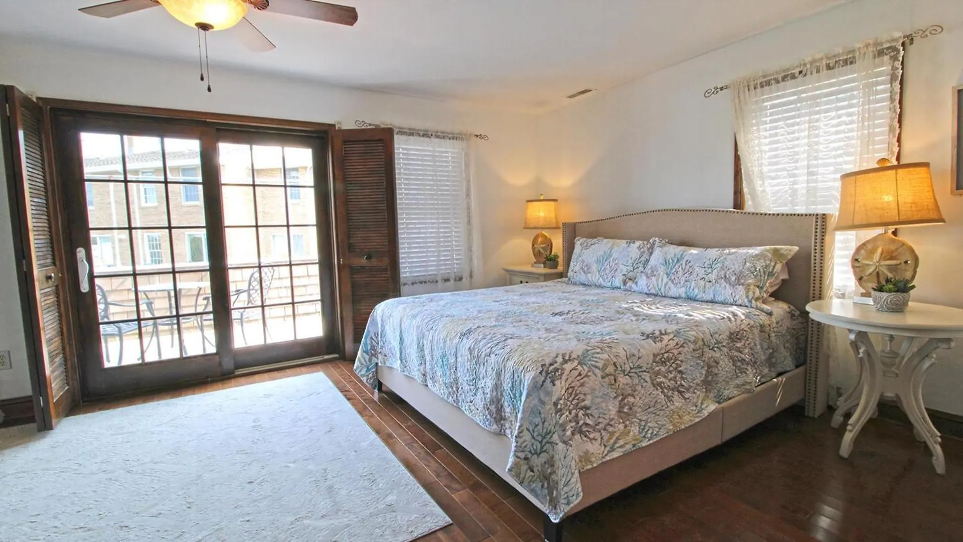 1208 New Jersey Ave, Holiday home *