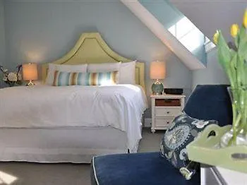 Peter Shields & Restaurant Hotel 3*