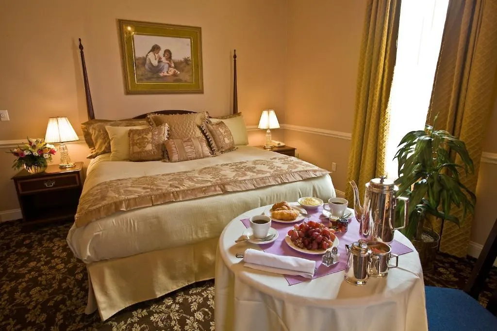 The Alcott 3*