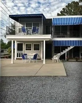 Boarding House Cape Motel