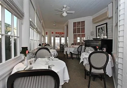 Peter Shields & Restaurant Hotel