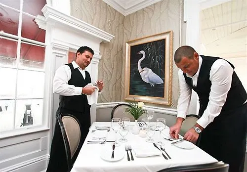 Peter Shields & Restaurant Hotel 3*