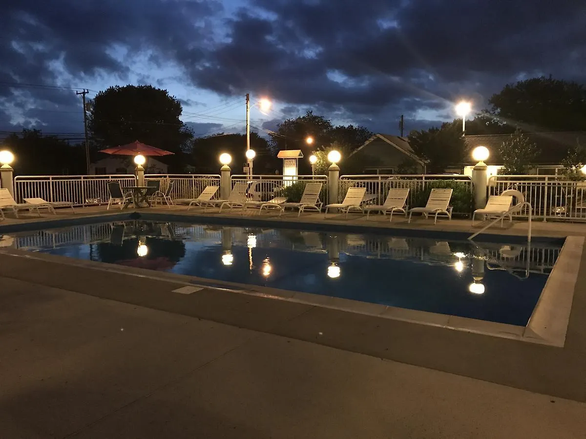Cape Harbor Motor 3*