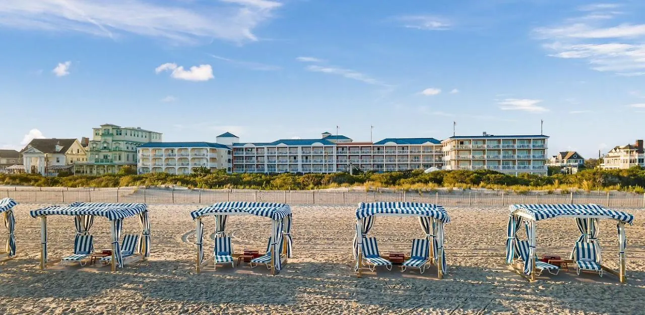La Beachfront Hotel