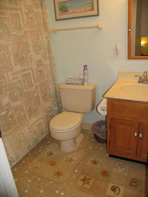 1107 Avenue, Unit C2 *
