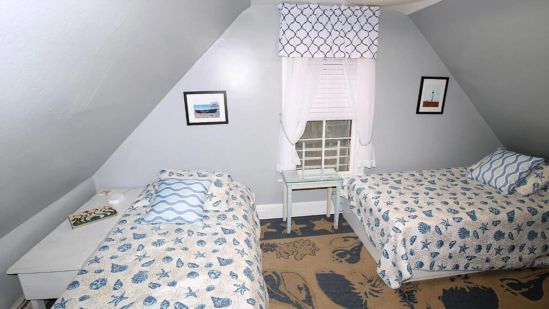 The Daisy Cottage- 2nd And 3rd Floor Unit *