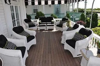 Peter Shields & Restaurant 3*